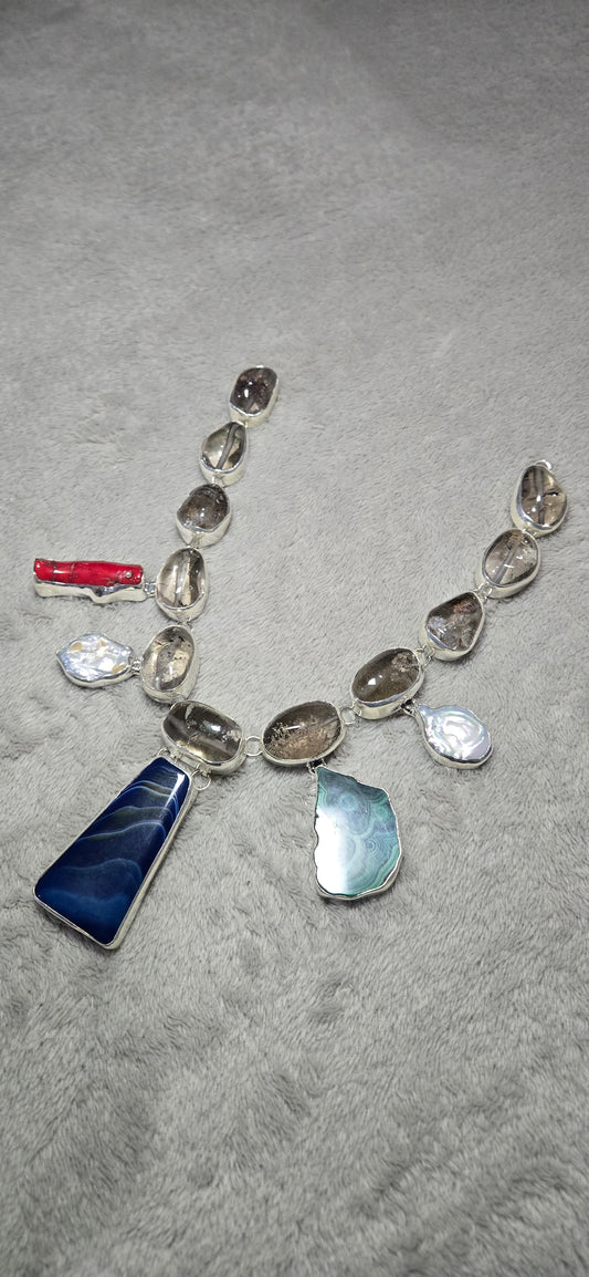 Flores necklace